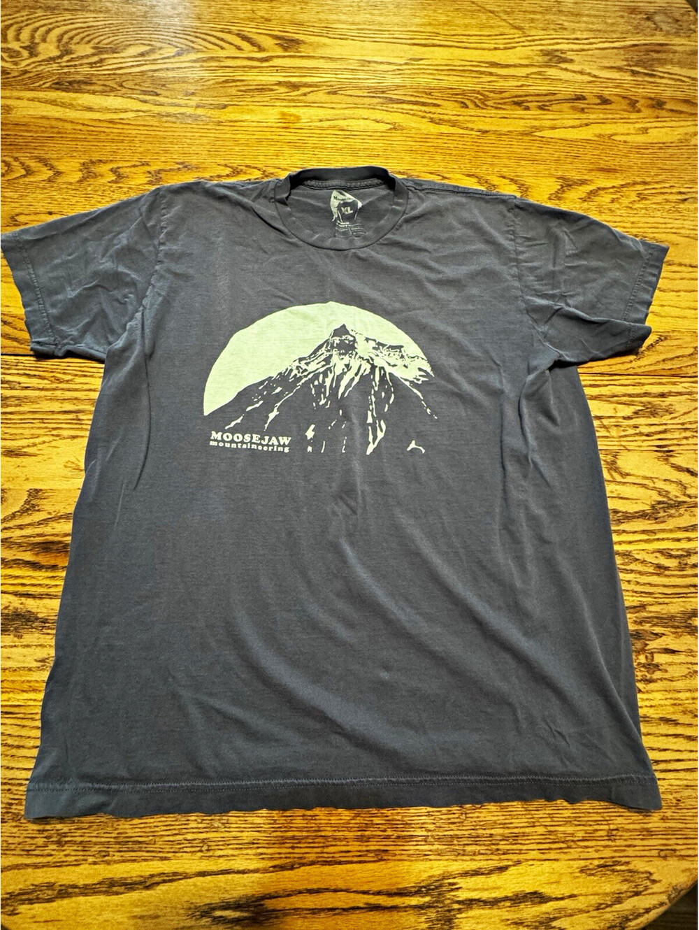 Moosejaw Mountaineering Men’s XL Gray Mountain Graphic T Shirt Outdoor Hiking